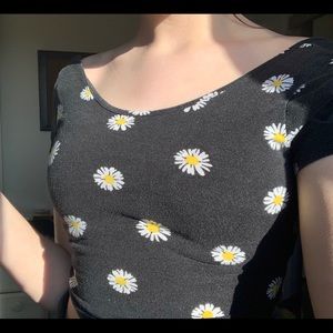 💗3 for $35💗brandy melville flower crop top